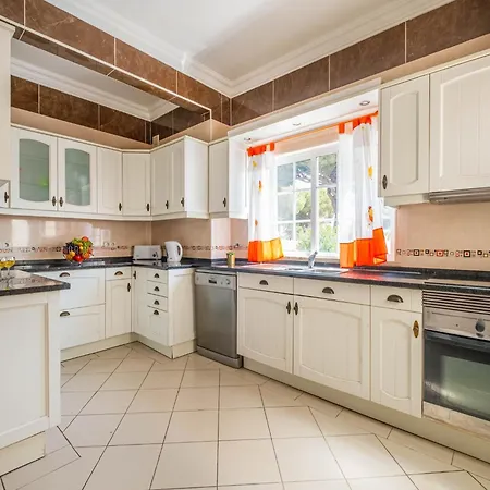 Vila Villa In Algarve With Heated Pool And Beaches *